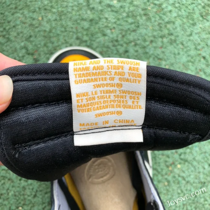 Air Jordan 1 High 555088-711 Black Yellow Toe Retro