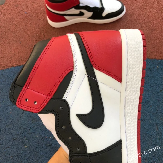 Air Jordan 1 High 555088-125 Black Toe Retro