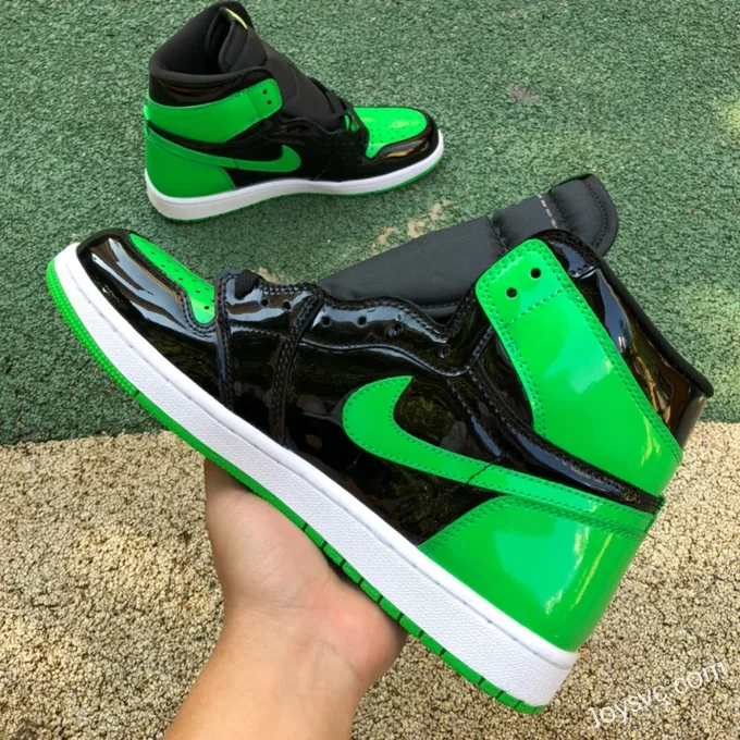 Air Jordan 1 High 575441-555088-030 Black Green Pine Retro