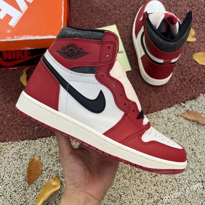 Air Jordan 1 Retro High DZ5485-612 Chicago Lost and Found