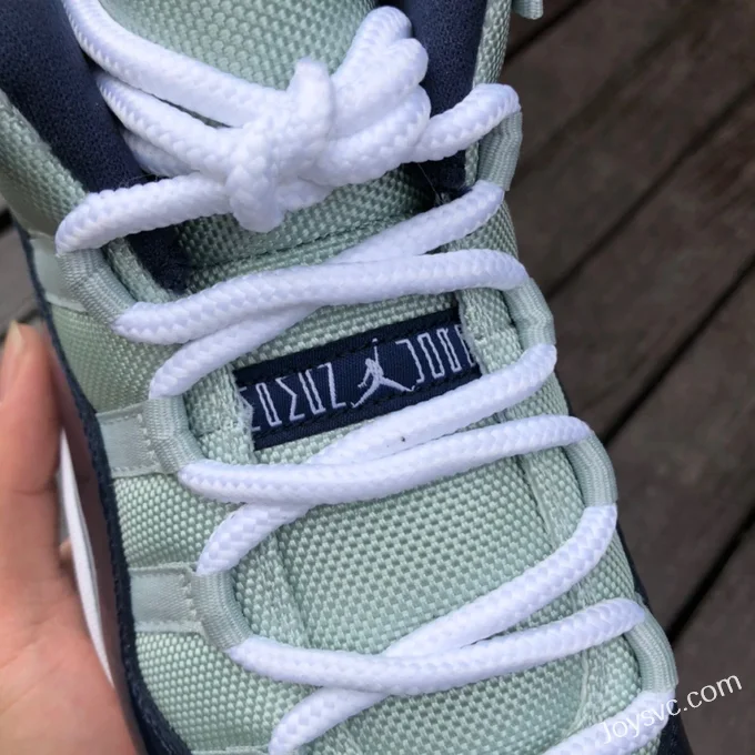 Air Jordan 11 Retro Low 