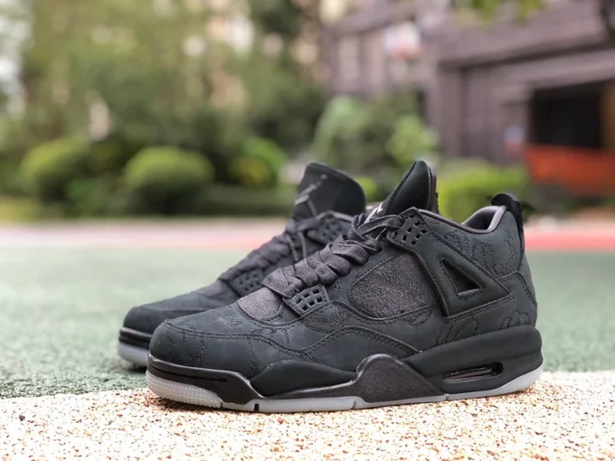 Air Jordan 4 KAWS 930155-001 Black