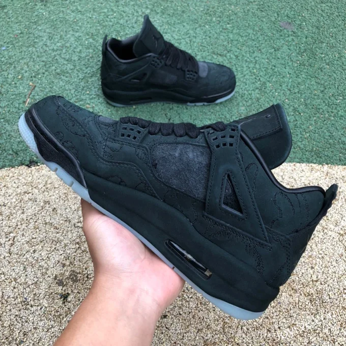 Air Jordan 4 KAWS 930155-001 Black