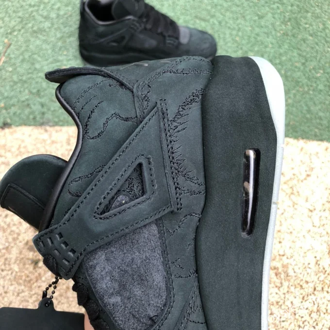 Air Jordan 4 KAWS 930155-001 Black