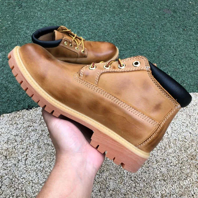 Timberland Mid-Top Boots in Brown