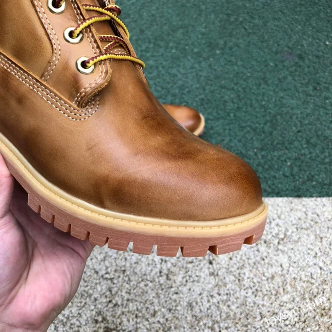 Timberland Mid-Top Boots in Brown