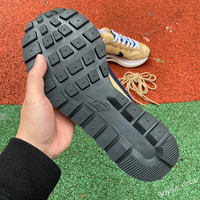 Nike x Sacai Vaporwaffle Khaki DD1875-200