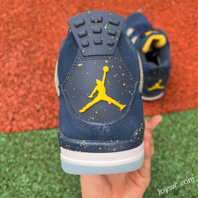 Air Jordan 4 Michigan University PE