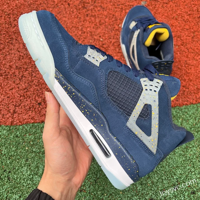 Air Jordan 4 Michigan University PE