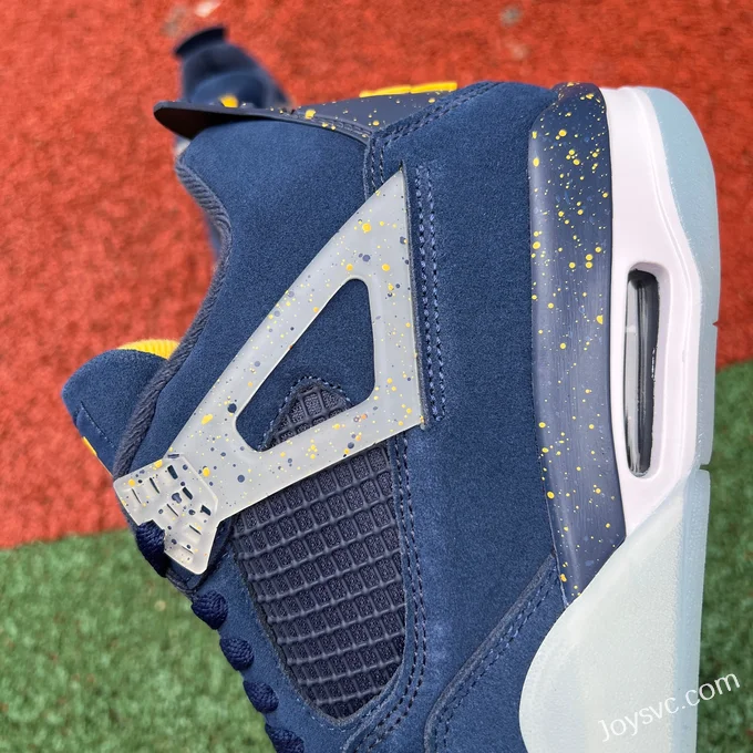 Air Jordan 4 Michigan University PE