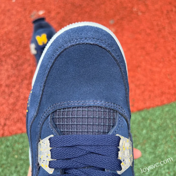 Air Jordan 4 Michigan University PE