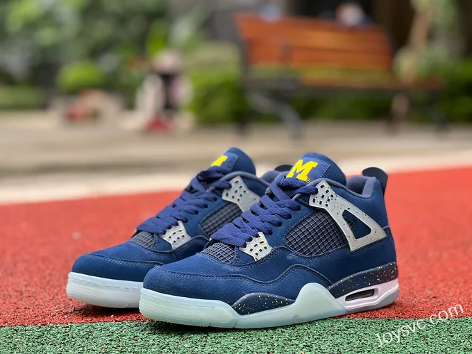 Air Jordan 4 Michigan University PE