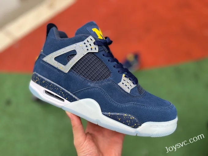 Air Jordan 4 Michigan University PE