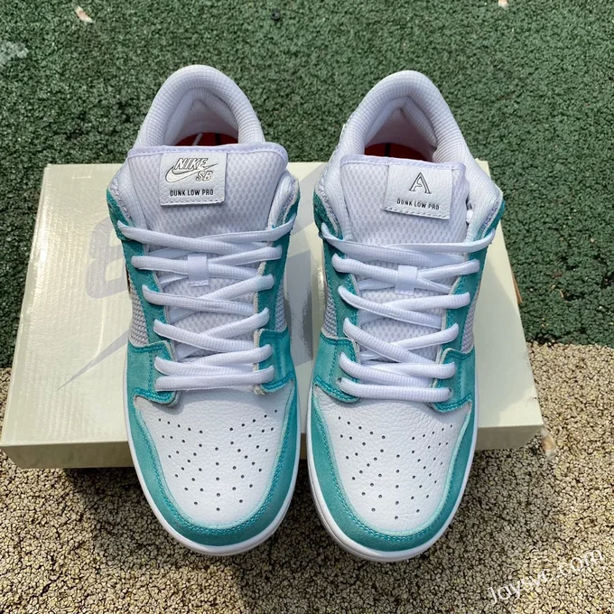 Pure Original APRIL SKATEBOARDS x Nike SB Dunk Low Tiffany Green Retro Sneakers