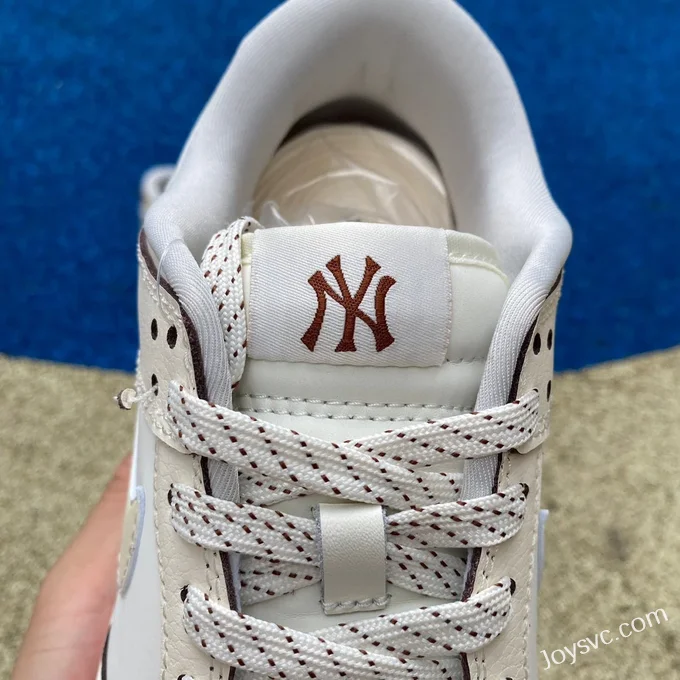 Nike Dunk x MLB New York Yankees Beige Brown FC1688-107