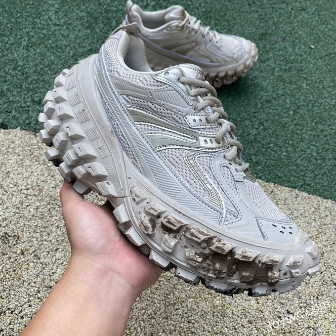 Balenciaga Defender Beige Sneakers