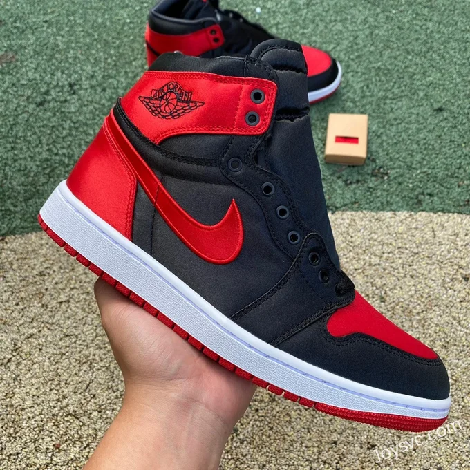 Air Jordan 1 High FD4810-061 Satin Bred Retro