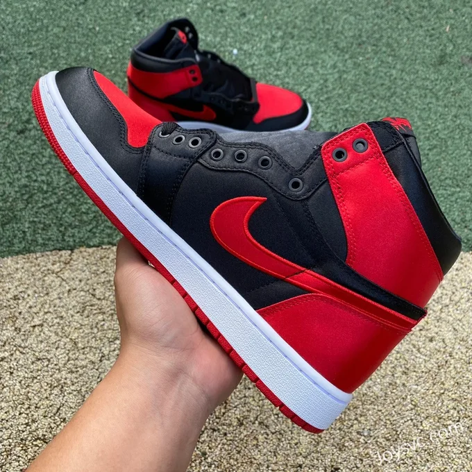 Air Jordan 1 High FD4810-061 Satin Bred Retro