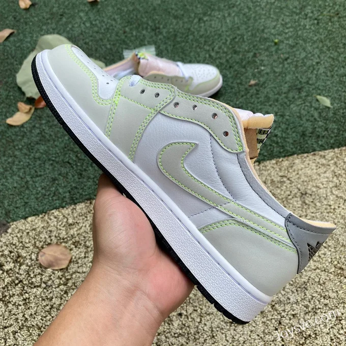 Air Jordan 1 Low OG DM7837-103 Ghost Green Retro