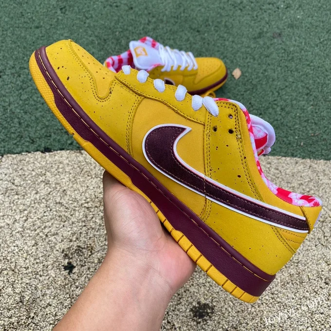 Nike SB Dunk Low Yellow Lobster 313170 137566