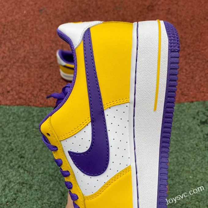 Kobe Bryant x Nike Air Force 1 Low Retro QS FZ1151-100