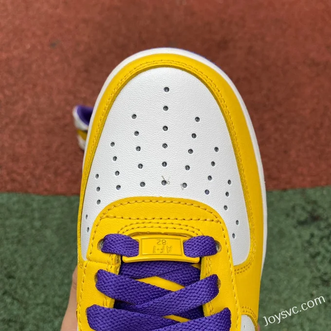 Kobe Bryant x Nike Air Force 1 Low Retro QS FZ1151-100