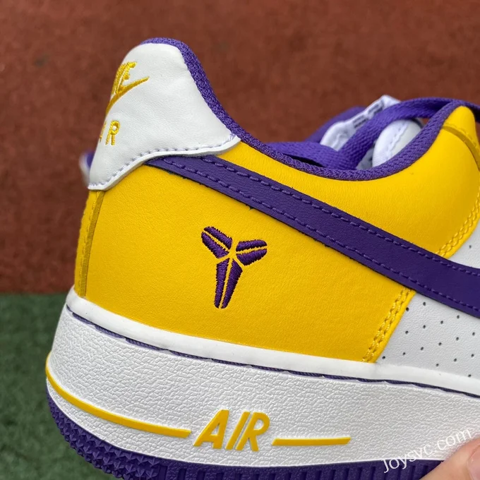 Kobe Bryant x Nike Air Force 1 Low Retro QS FZ1151-100