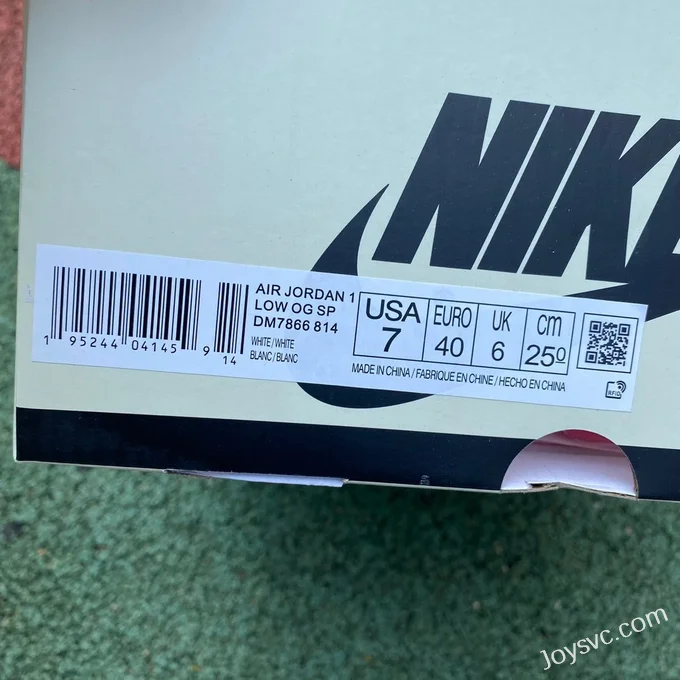 Travis Scott x Air Jordan 1 Low DM7866814 White Grey Reverse Swoosh