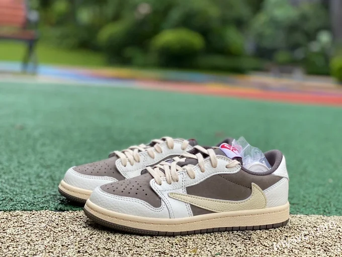 Travis Scott x Air Jordan 1 Low DO5442162 White Brown Kids Version