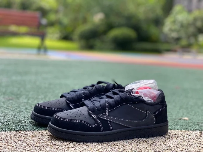 Travis Scott x Air Jordan 1 Low DM7866-001 Black Cat Kids Version