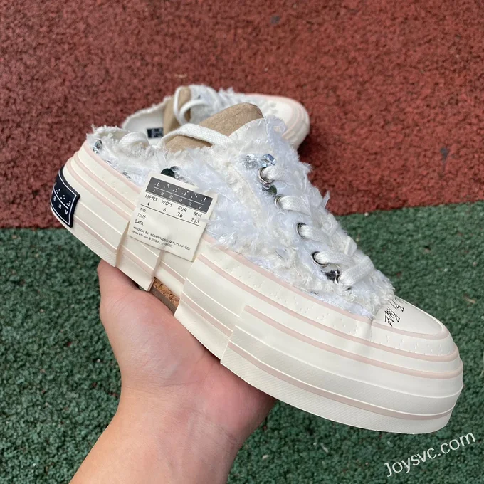 VESSEL Swan Tears Low-Top Canvas Shoes in Silver