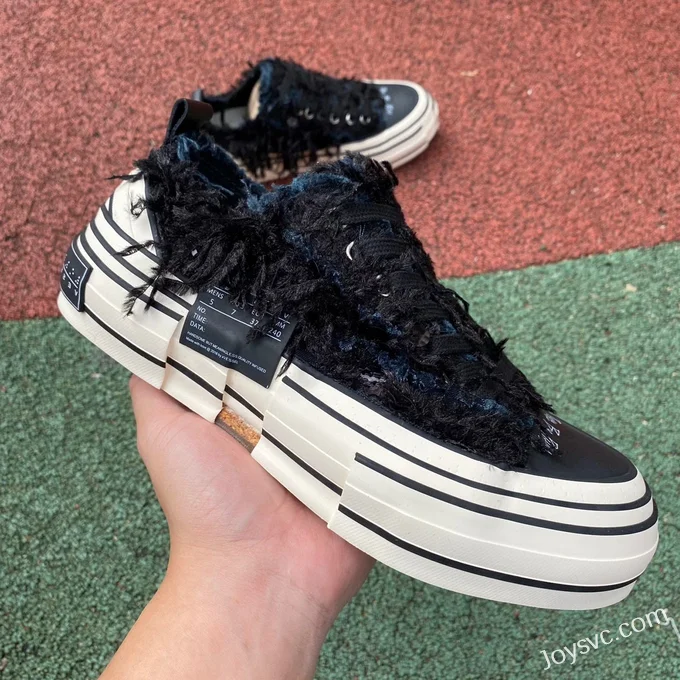 VESSEL Swan Tears Low-Top Canvas Shoes in Black