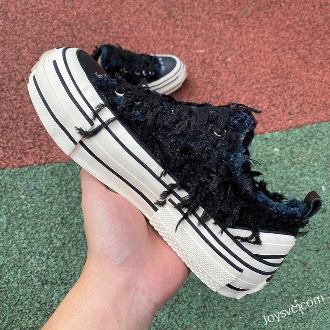 VESSEL Swan Tears Low-Top Canvas Shoes in Black