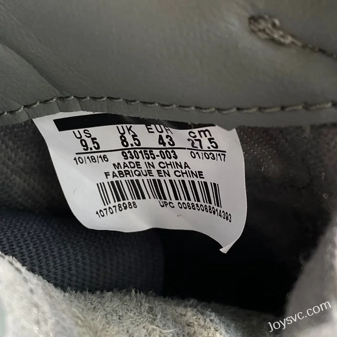 Air Jordan 4 KAWS 930155-003 Grey