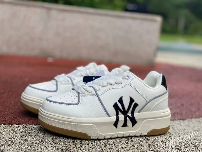 MLB White Beige NY Yankees Dad Shoes 3ASXCA12N-50WHS