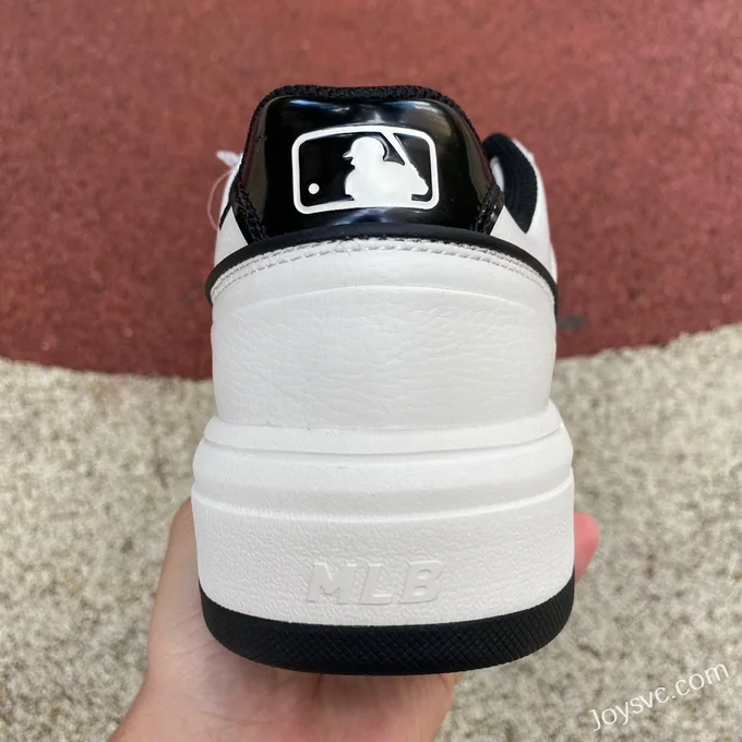 MLB White Black NY Yankees Dad Shoes 3ASXCA12N-C0001