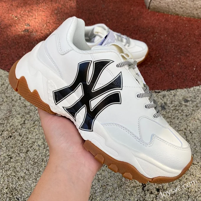 MLB White Black NY Yankees Dad Shoes 3ASXCA12N-C0001