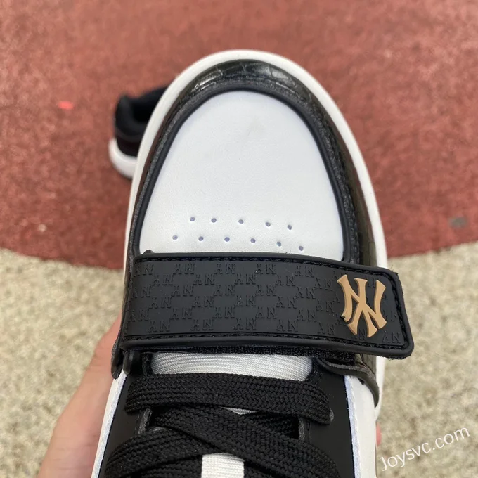 MLB Denim Black Gold NY Print Casual Shoes 3ASXCDN3N GP005