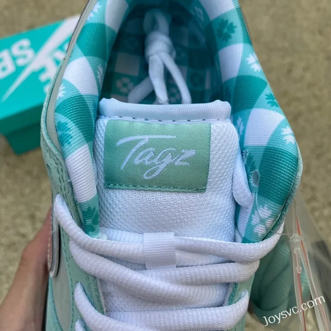 Tiffany & Co. x Nike Dunk Low BV1310-402