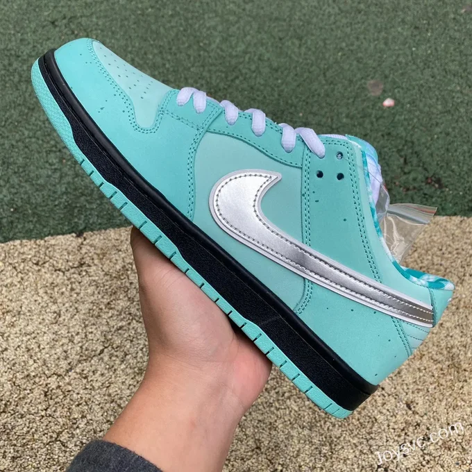 Tiffany & Co. x Nike Dunk Low BV1310-402