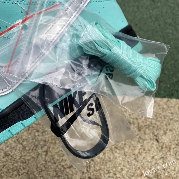 Tiffany & Co. x Nike Dunk Low BV1310-402