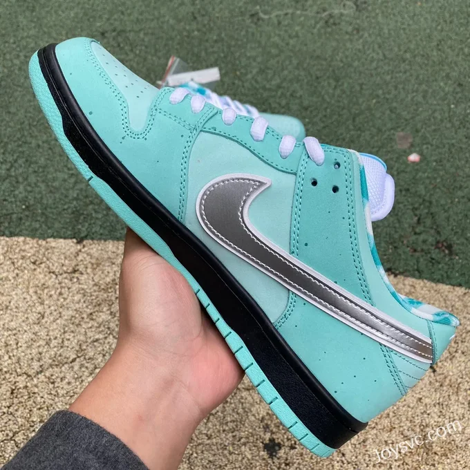 Tiffany & Co. x Nike Dunk Low BV1310-402