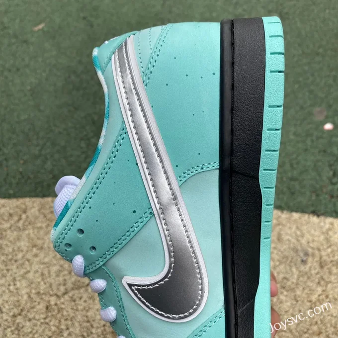 Tiffany & Co. x Nike Dunk Low BV1310-402