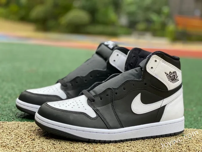 Air Jordan 1 High DZ5485-010 Reverse Panda Pure Version