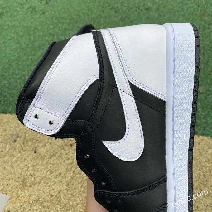 Air Jordan 1 High DZ5485-010 Reverse Panda Pure Version