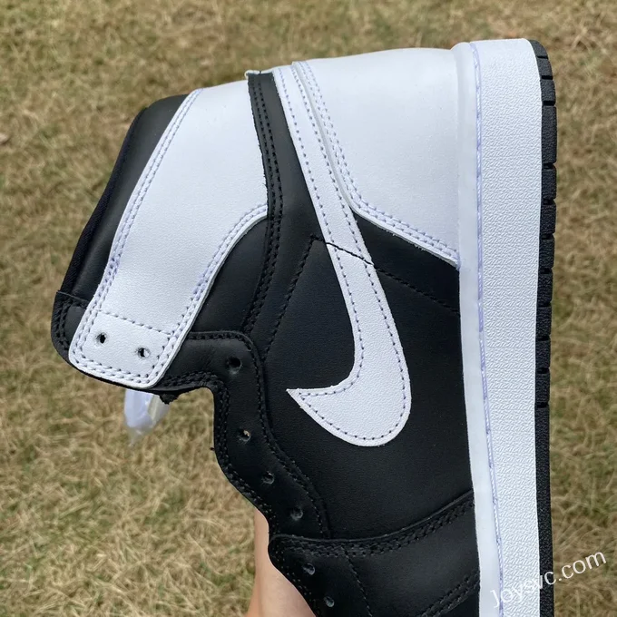 Air Jordan 1 High DZ5485-010 Reverse Panda Pure Version