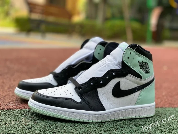 Air Jordan 1 Retro High 861428-100 Igloo Black White Green Retro