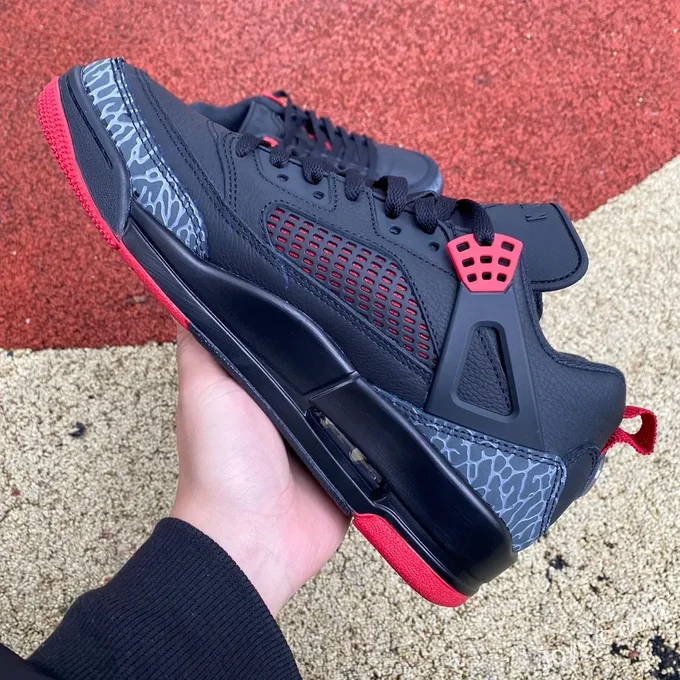 Nike Air Jordan Spizike Low in Black and Red