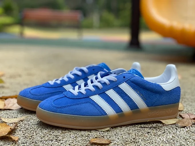 Adidas Originals Gazelle White Blue Retro Sneakers HQ8717