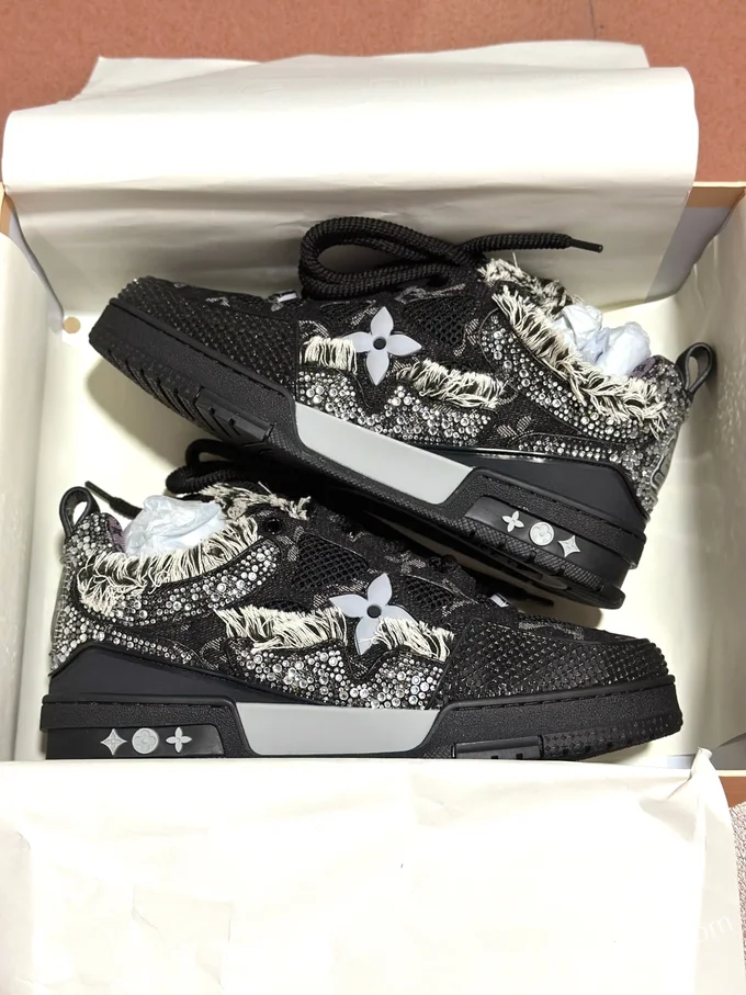 Louis Vuitton Skate Black Crystal